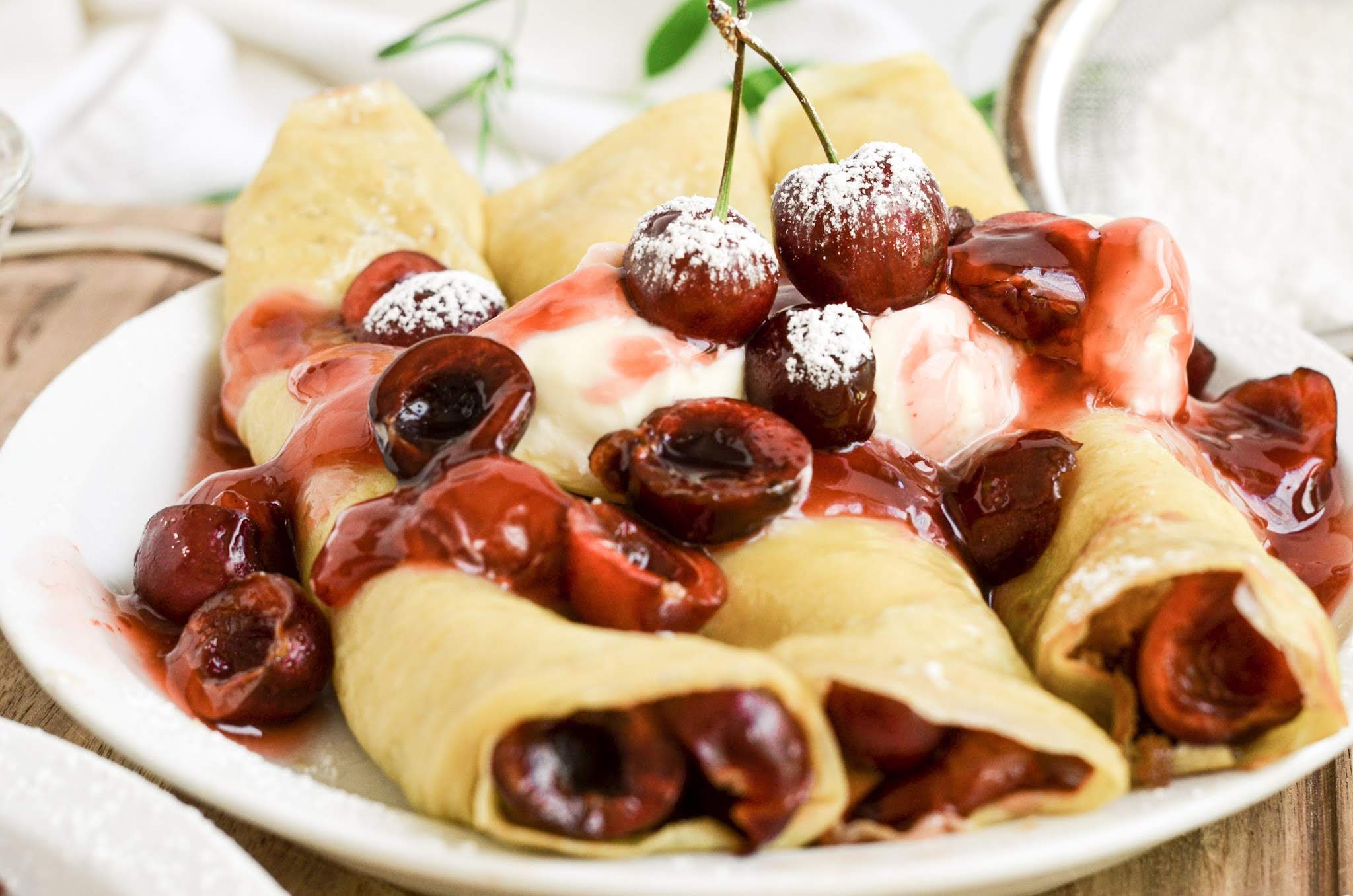 Crêpe/Waffel mit Kirschen