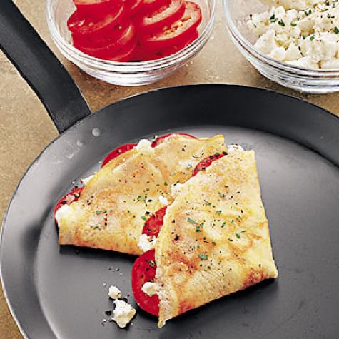 Crêpe/Waffel mit Käse und Tomate