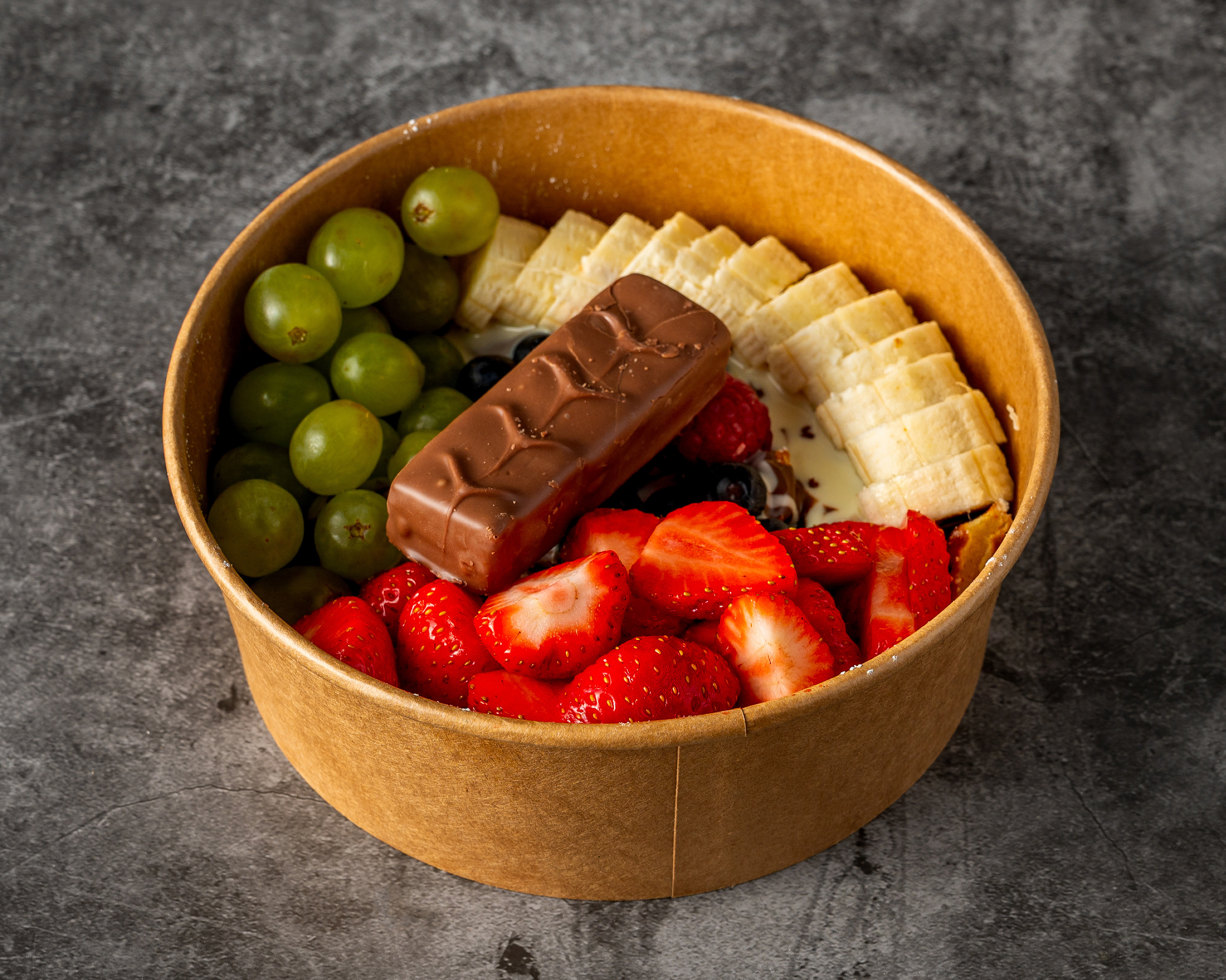 Snickers Deluxe Bowl mit Obst