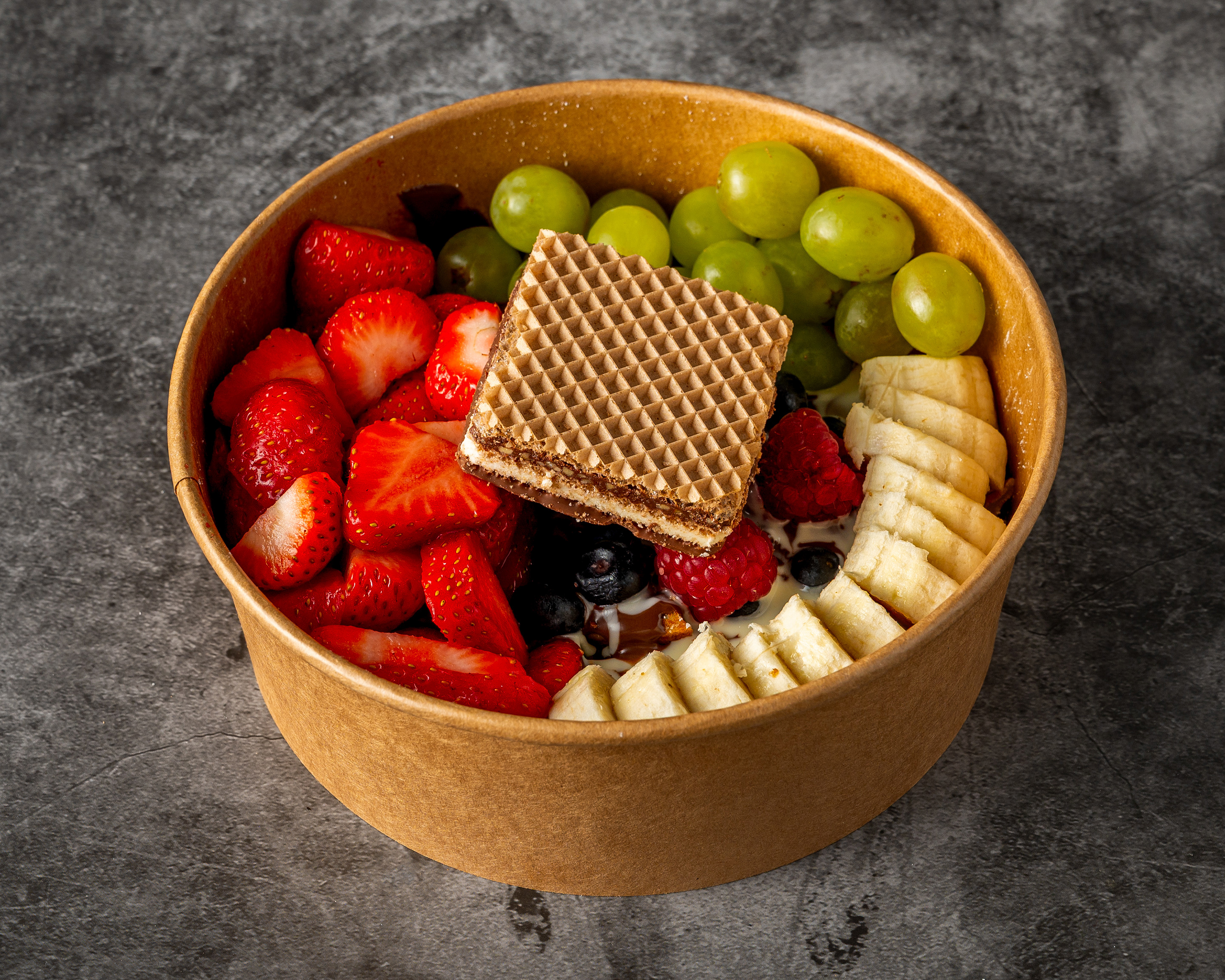 Knoppers Deluxe Bowl mit Obst