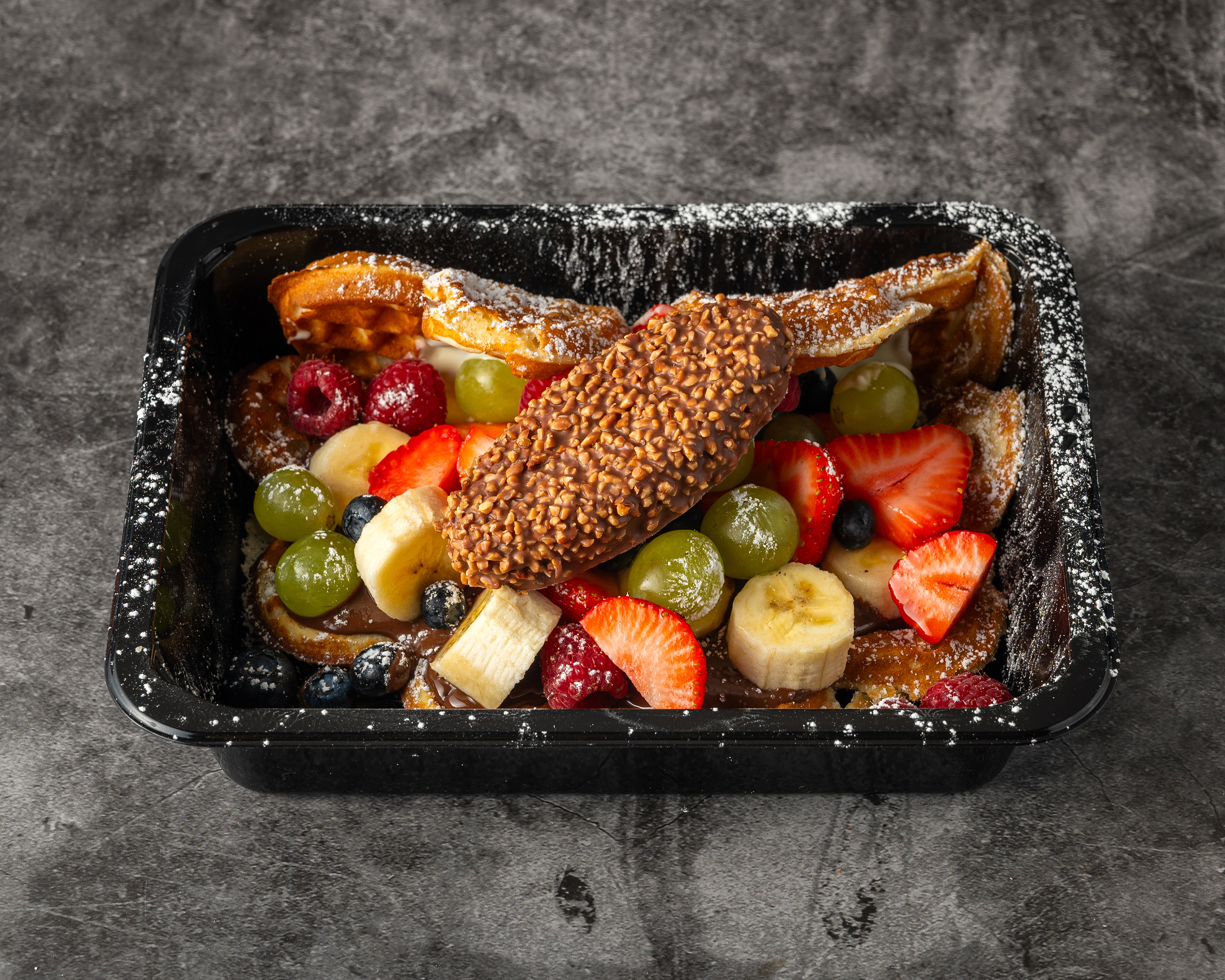 Kinder Maxi King Deluxe Waffel mit Obst